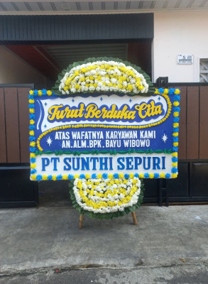 Papan Bunga Duka di Kunto Darussalam