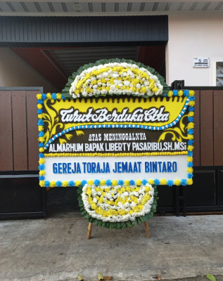 Papan Bunga Duka di Kunto Darussalam
