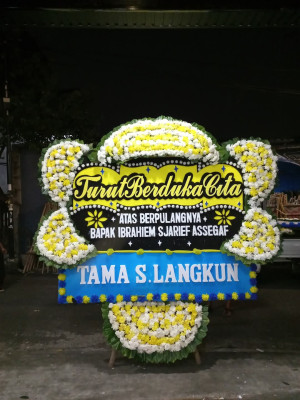 Papan Bunga Duka di Kunto Darussalam